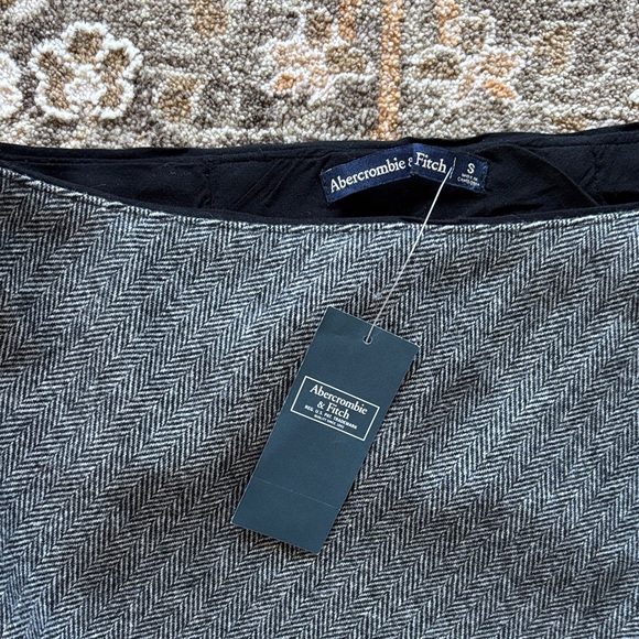 NWT Gray Skirt - Picture 3 of 4